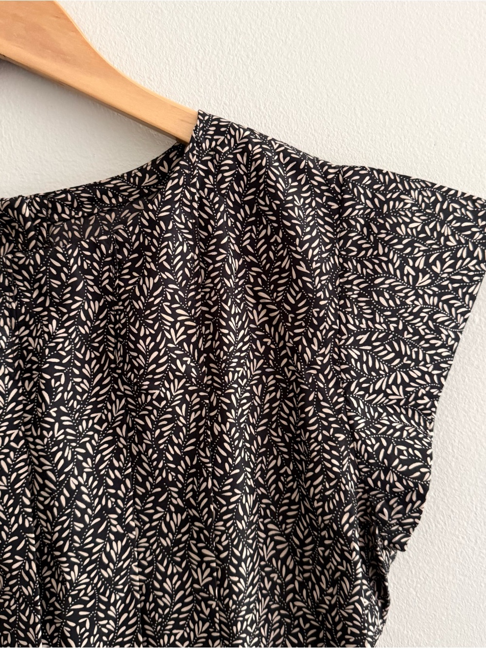 Vintage Handmade Lightweight Summer Dress - Picture 3 of 7